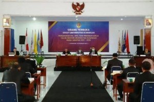 Sidang terbuka Senat Universitas Kuningan 